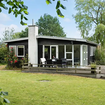3 Bedroom Cozy In Juelsminde *